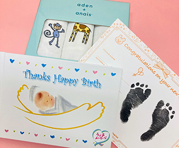 赤ちゃんの足型、産声カード