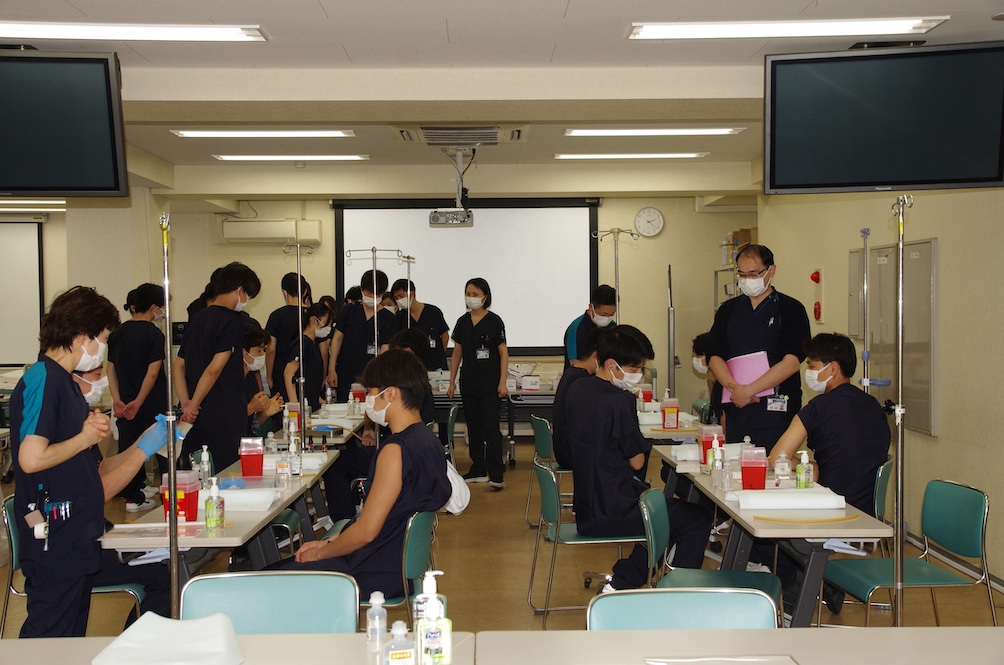 採血・ルート確保実習